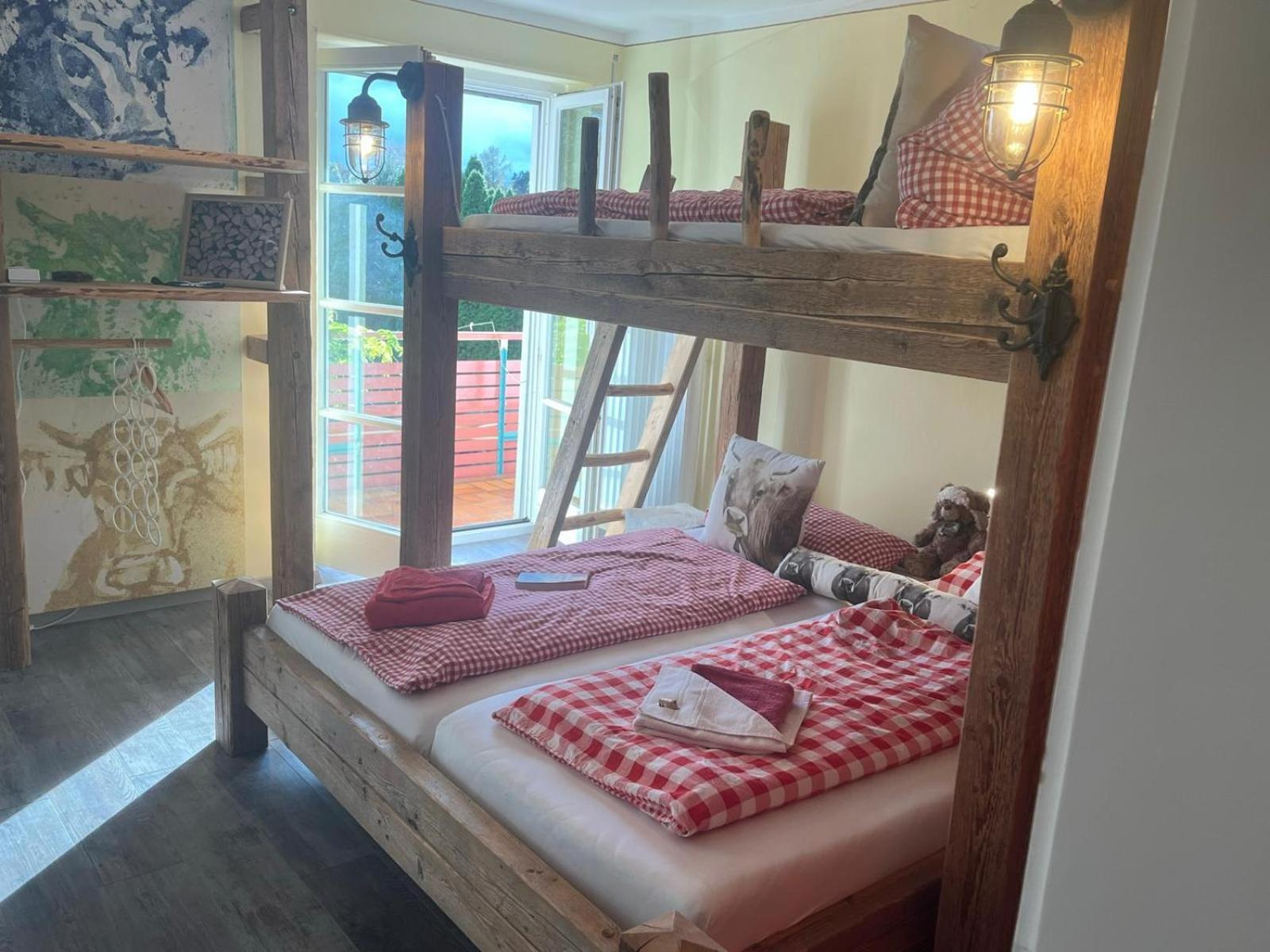Apartment Glückliche Kuh-villa: Boutique Retreat With Garden & Pool In Kempten-allgäu Kempten