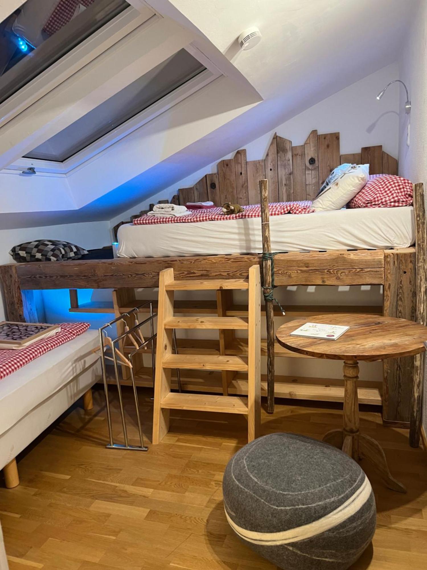 Apartment Glückliche Kuh-villa: Boutique Retreat With Garden & Pool In Kempten-allgäu Kempten
